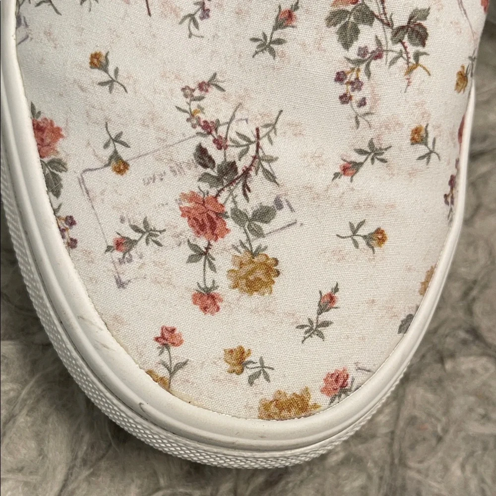 Vans Vintage Look Off White Floral Slip-On Shoes - Picture 3 of 6